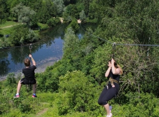  Tirolesa sobre la naturaleza 